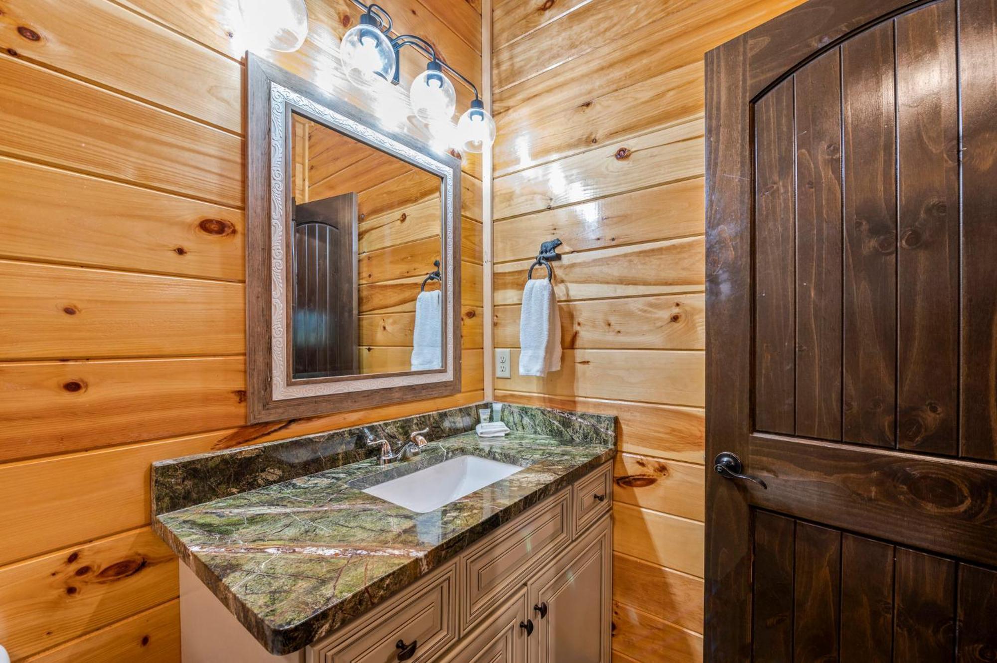 The Mighty Crabapple Manor By Stony Brook Cabins Gatlinburg Eksteriør billede