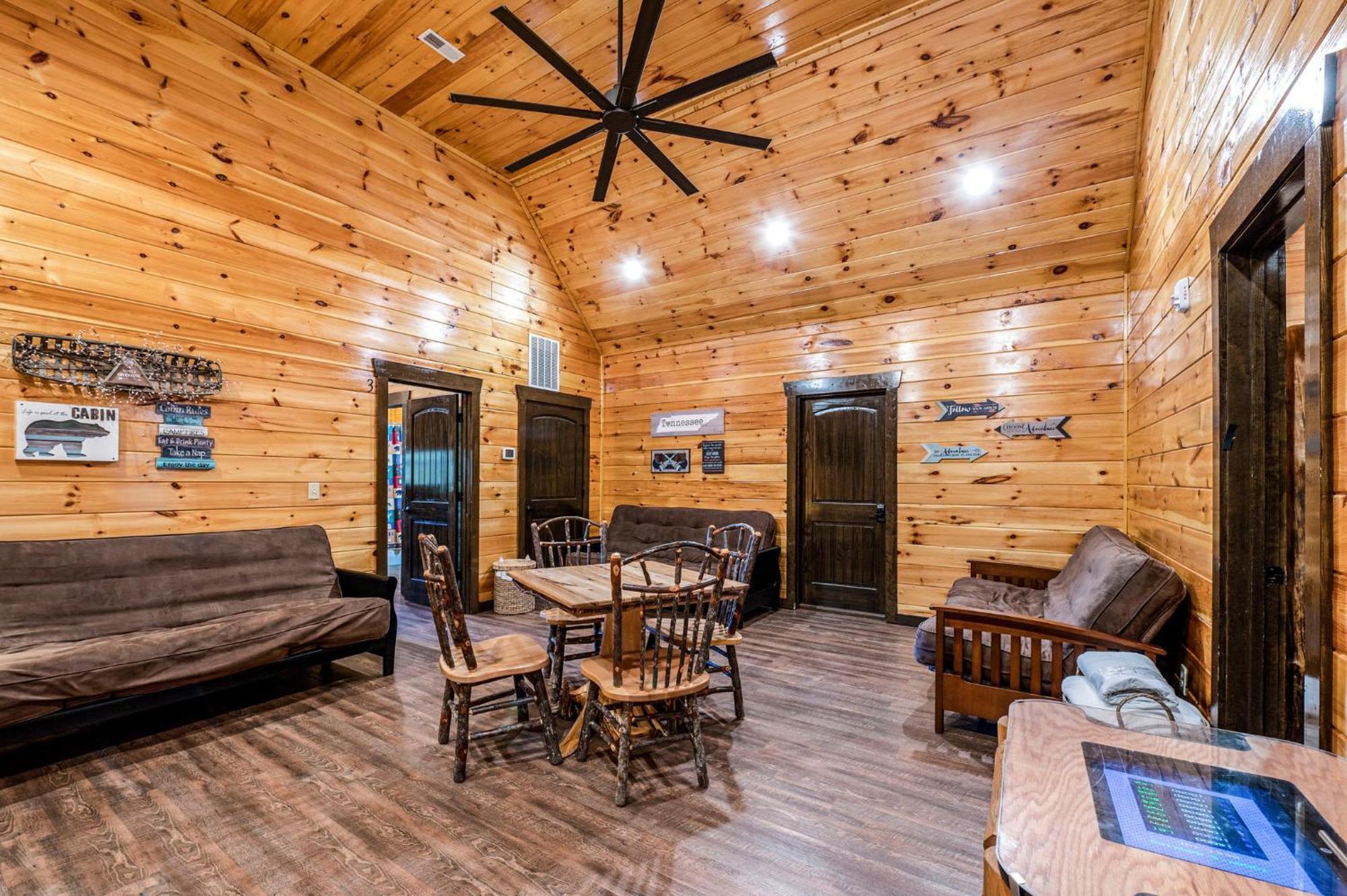 The Mighty Crabapple Manor By Stony Brook Cabins Gatlinburg Eksteriør billede