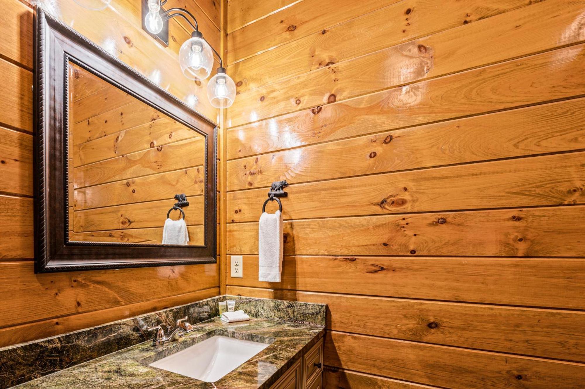 The Mighty Crabapple Manor By Stony Brook Cabins Gatlinburg Eksteriør billede