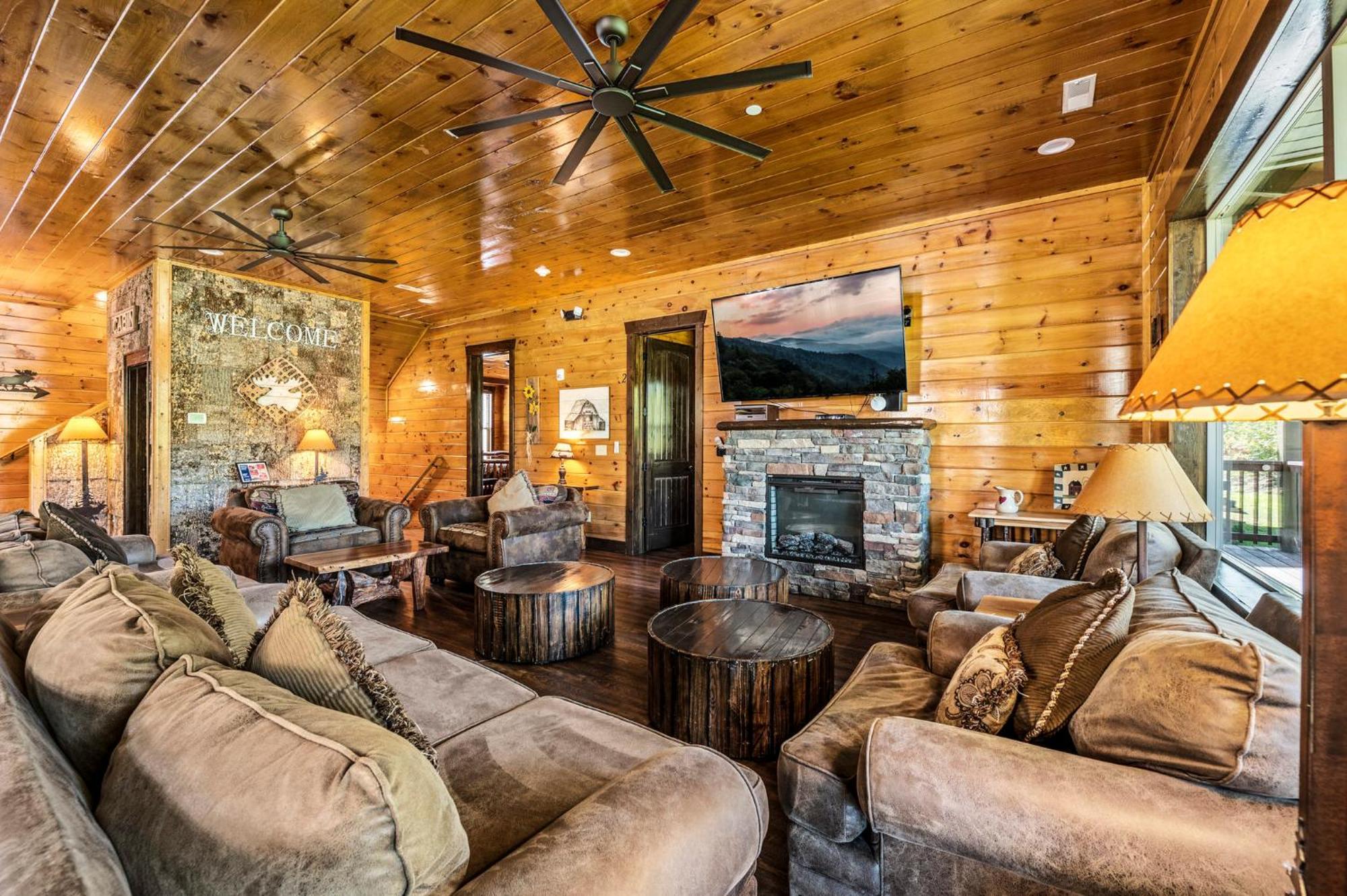 The Mighty Crabapple Manor By Stony Brook Cabins Gatlinburg Eksteriør billede