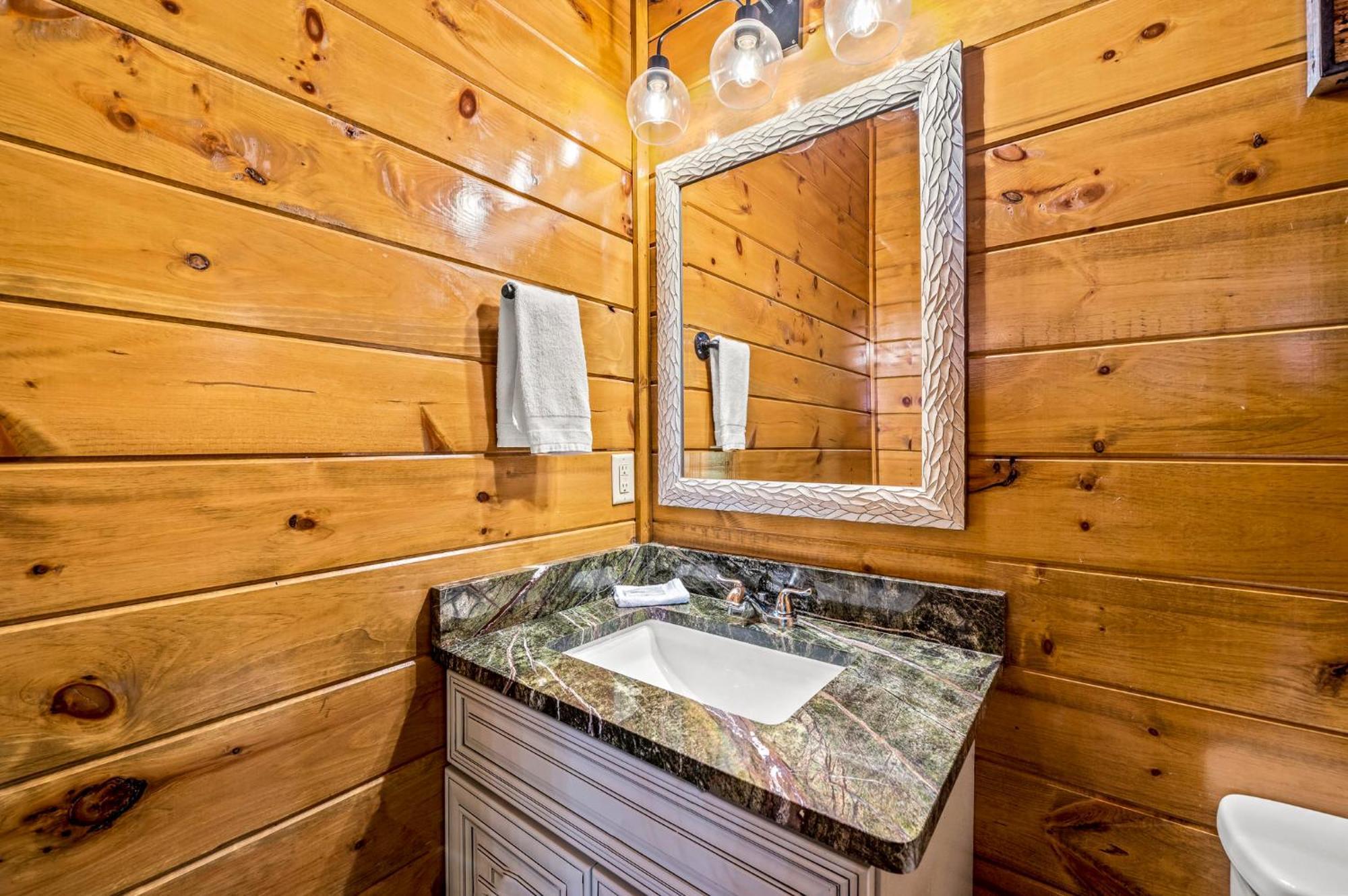 The Mighty Crabapple Manor By Stony Brook Cabins Gatlinburg Eksteriør billede